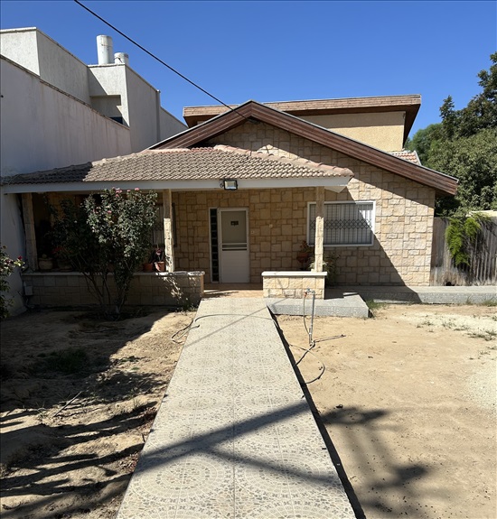 תמונה 1 ,בית פרטי 5 חדרים להשכרה באופקים, שדרות הרצל 12, 