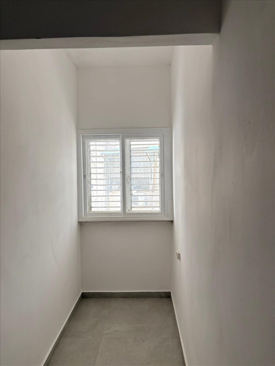 תמונה 2 ,דירה 2.5 חדרים להשכרה בחולון, ההגנה, אגרובנק
