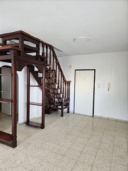 תמונה 1 ,דירת גג 4.5 חדרים להשכרה בראשון לציון, חלוצי יסוד המעלה, מרכז