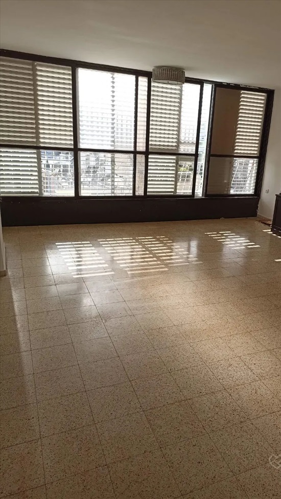 תמונה 7 ,דירה 5 חדרים להשכרה בבת ים, הרב עוזיאל, מרכז