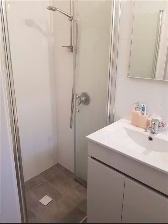תמונה 5 ,יחידת דיור 2 חדרים להשכרה בהרצליה, אשר ברש, ירוקה מערבית