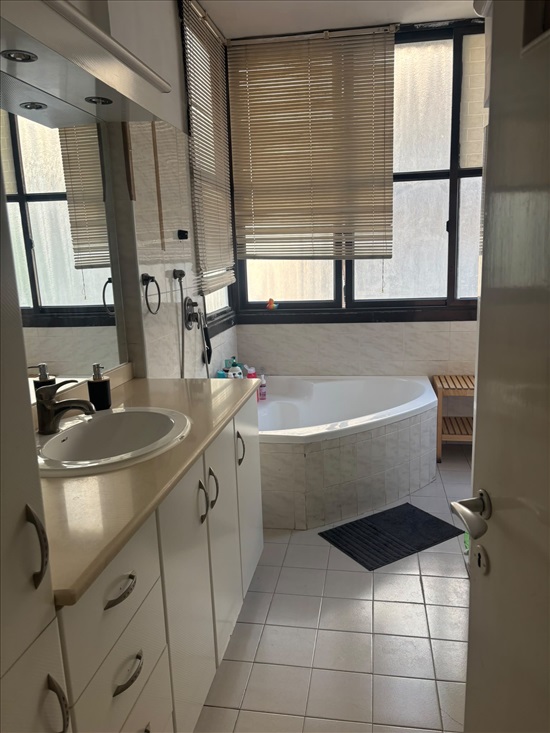 תמונה 2 ,דירה 3.5 חדרים להשכרה ברמת גן, הירדן, נגבה