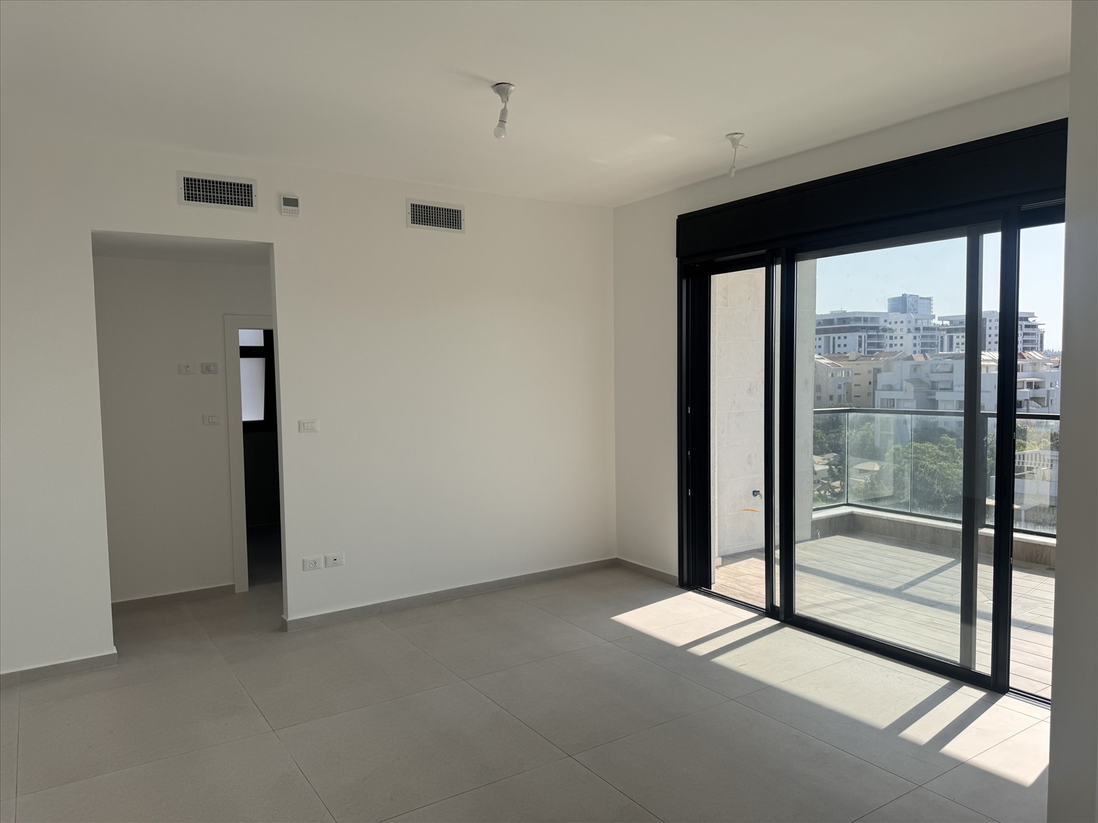 תמונה 1, דירה 3 חדרים להשכרה ברעננה, הירדן