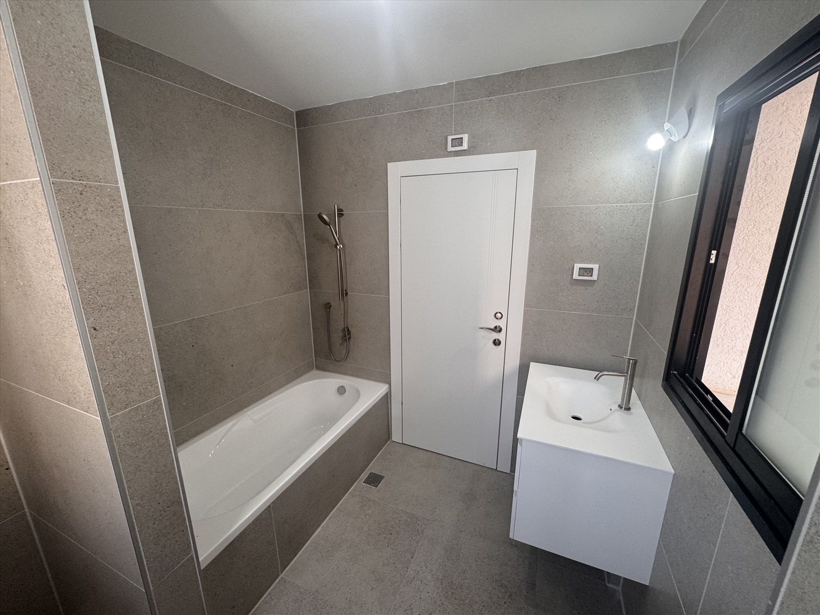 תמונה 4, דירה 3 חדרים להשכרה ברעננה, הירדן