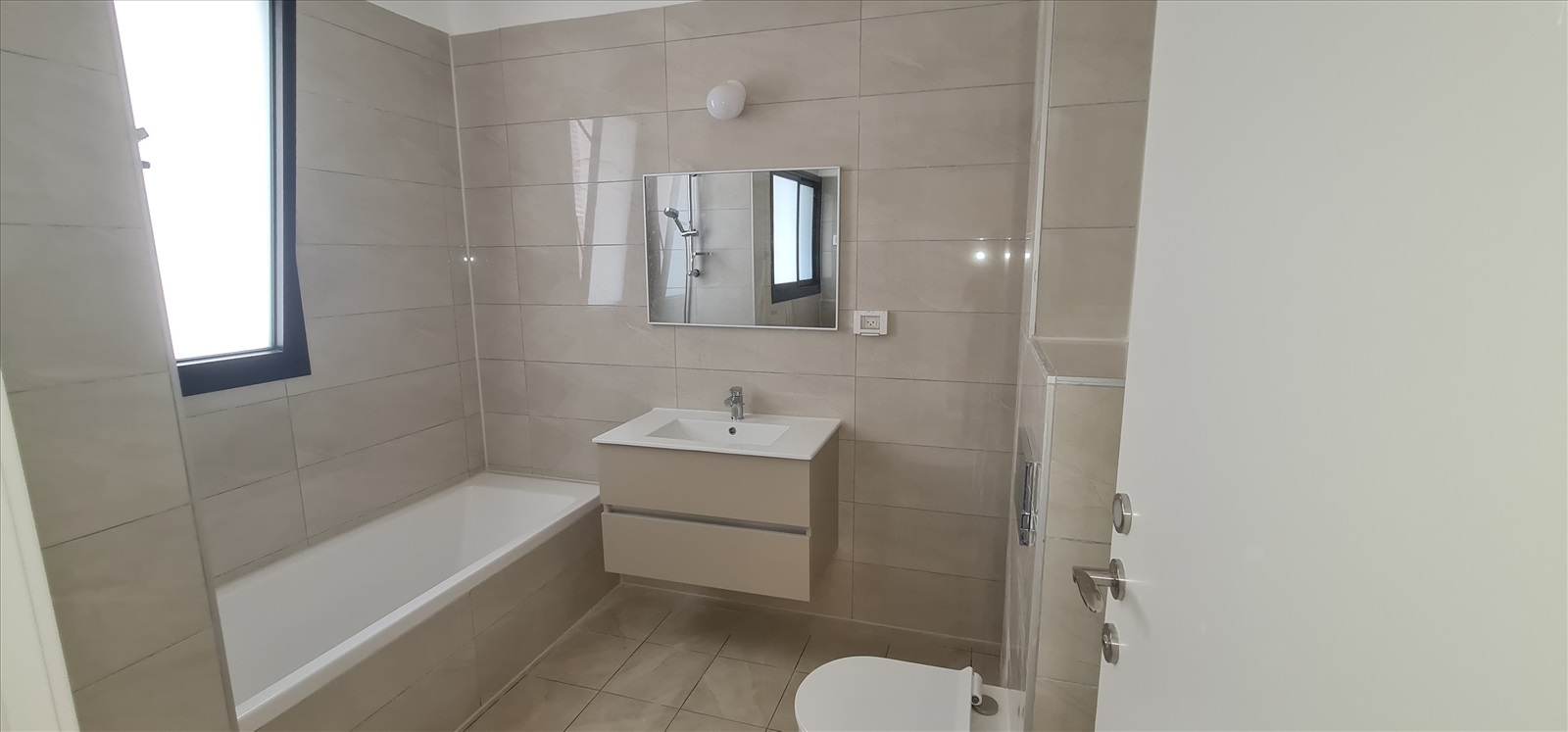 תמונה 4, דירה 3.5 חדרים להשכרה בקרית אונו, הזית, קראון