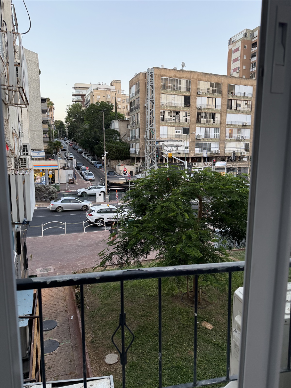 תמונה 2, דירה 3 חדרים להשכרה ברמת גן, זבוטינסקי, מקדונלד
