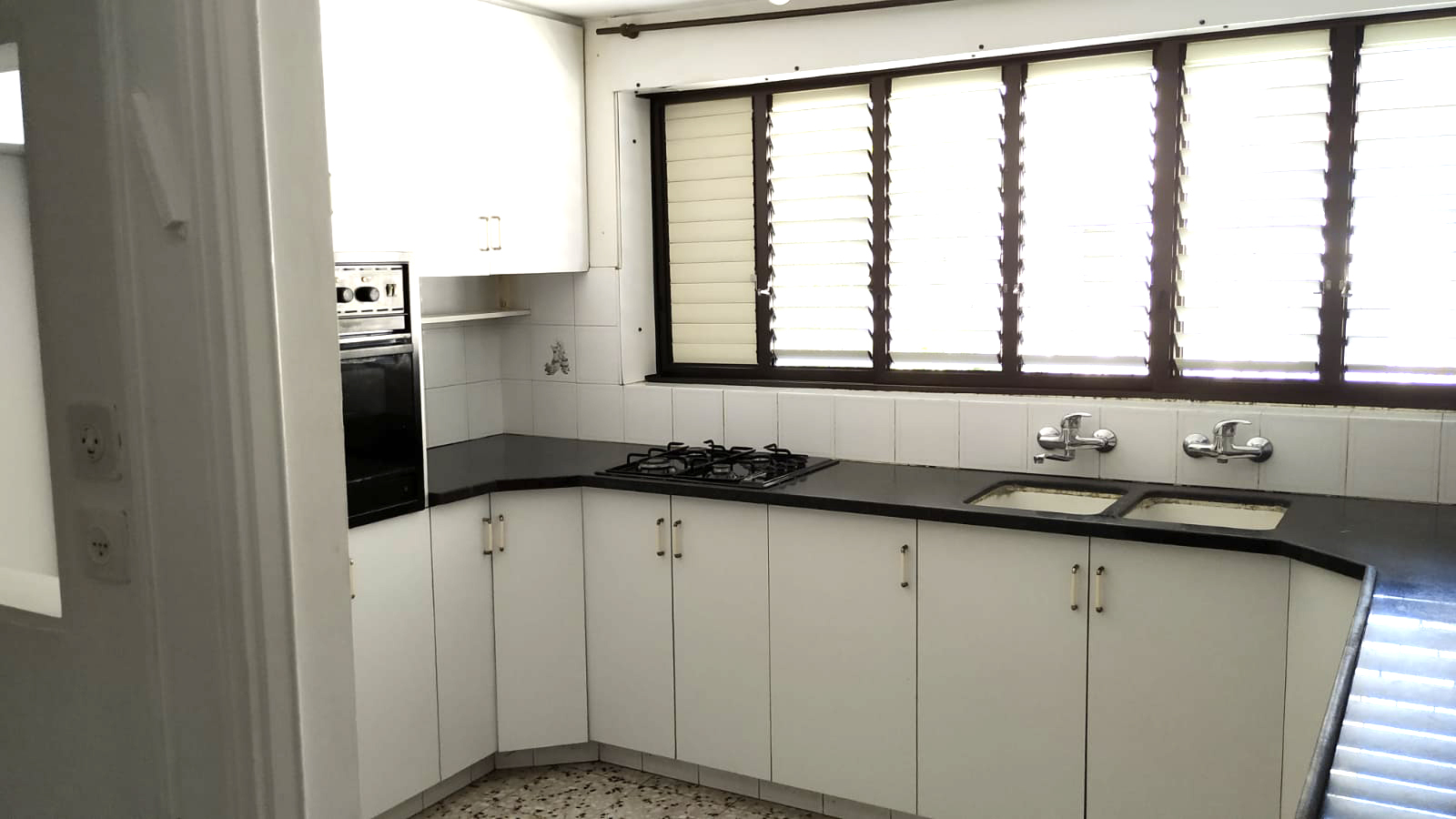 תמונה 2, דירה 3.5 חדרים להשכרה בפתח תקווה, דון יוסף נשיא