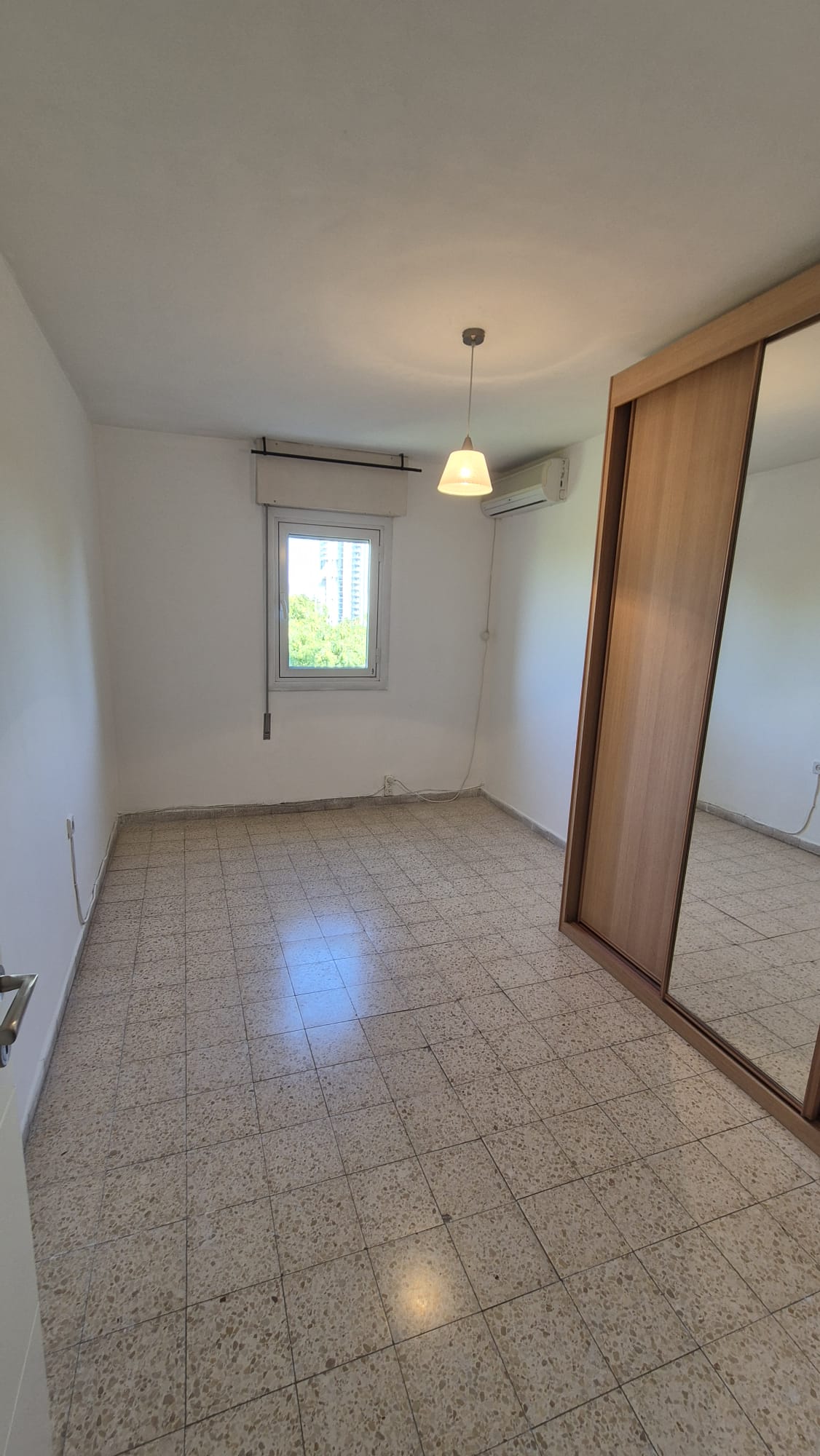 תמונה 4, דירה 4 חדרים להשכרה בתל אביב יפו, דרך הטייסים