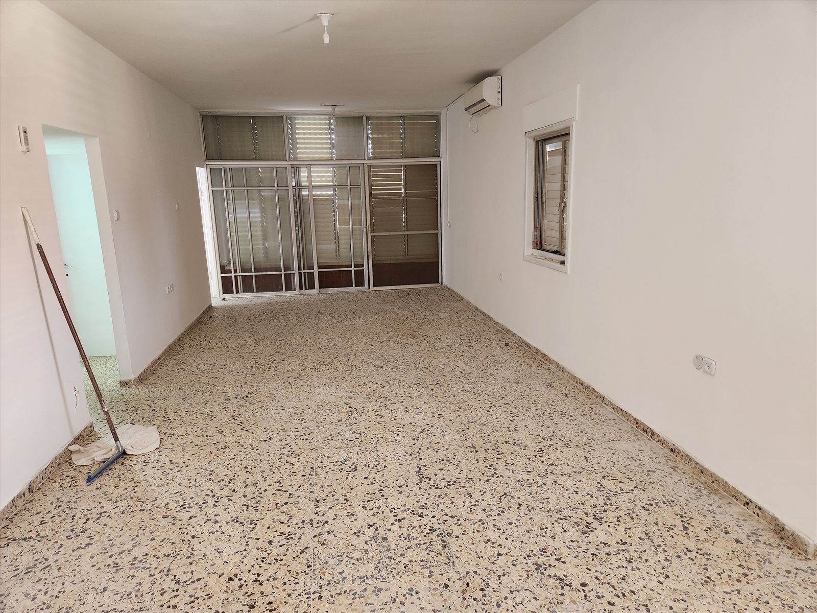 תמונה 1, דירה 3 חדרים להשכרה בחדרה, הגיבורים/עליה 2