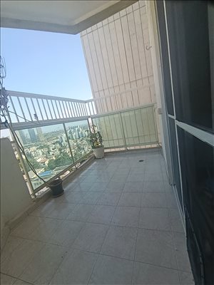 דירה להשכרה 5 חדרים ברמת גן מנדל מתתיהו נווה גנים 
