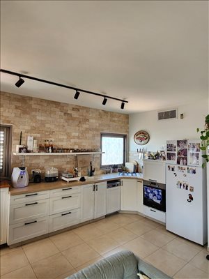פנטהאוז להשכרה 3 חדרים ברמת גן קדמה 