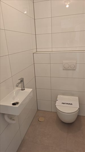 דירה להשכרה 4 חדרים בקרית אונו דרך לוי אשכול 