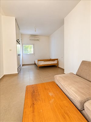 דירה להשכרה 5 חדרים ברחובות ברוך שפינוזה  