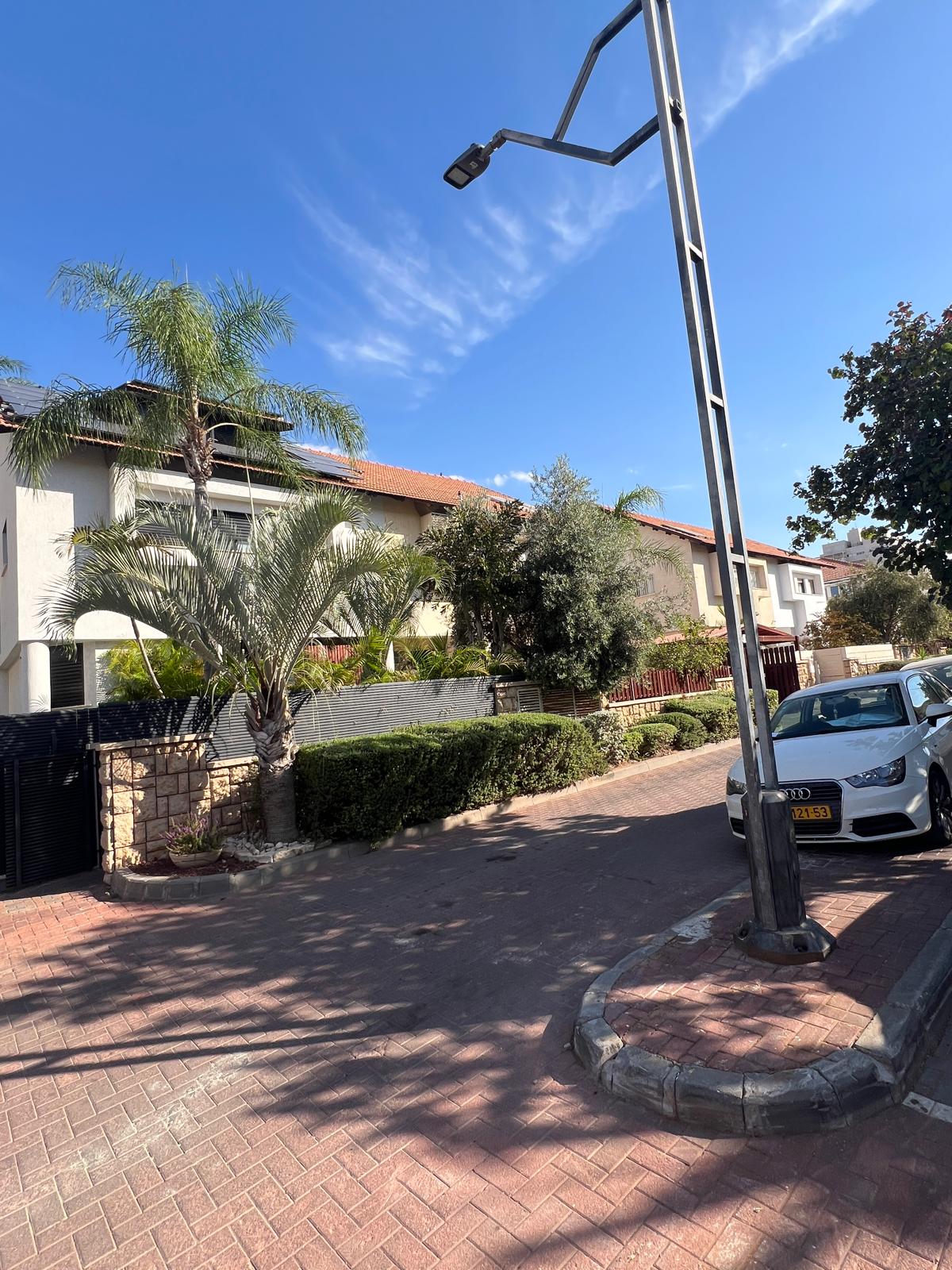 תמונה 4, דו משפחתי 7 חדרים להשכרה בראשון לציון, הזז, נאות שקמה