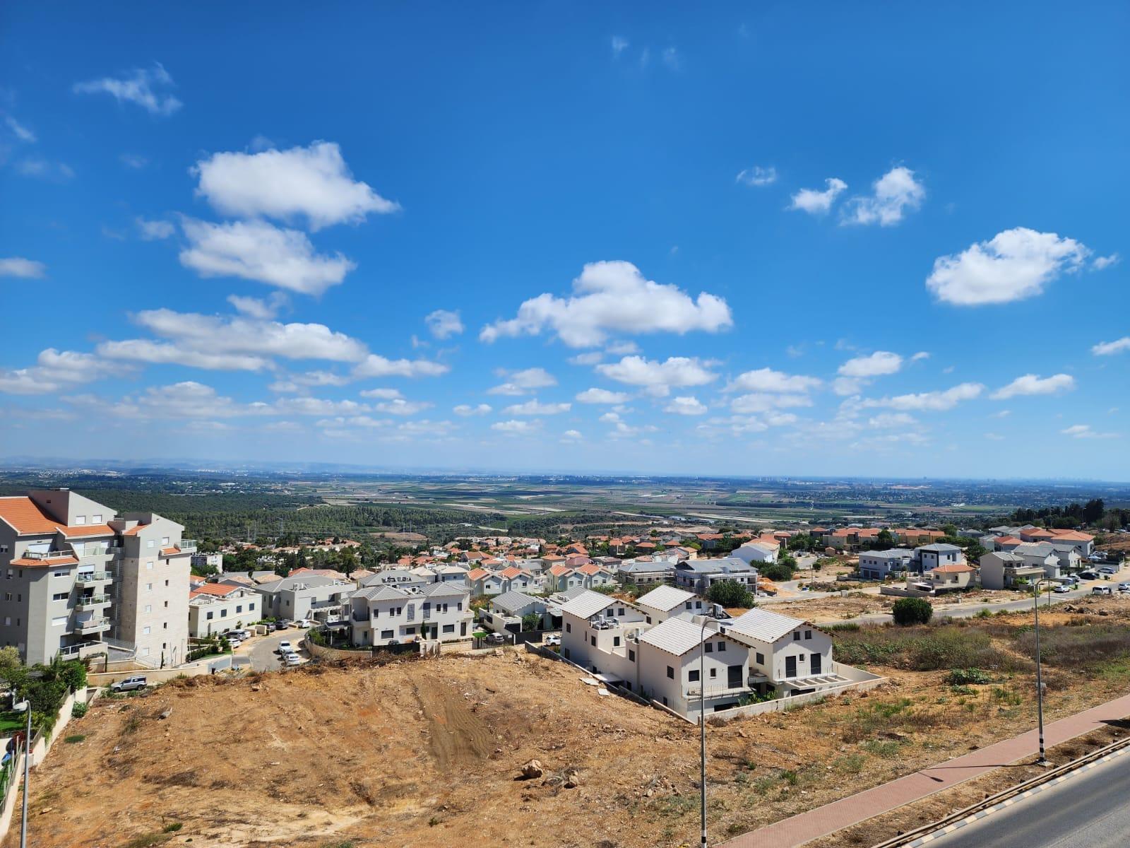 דירה להשכרה מתיווך 5 חדרים ברמת צבי זכרון יעקב, 6500 ש