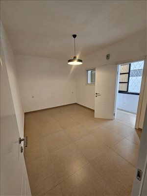 דירה להשכרה 4.5 חדרים בנתניה דיזינגוף מרכז 