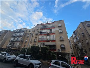 דירת גג להשכרה 5 חדרים בבת ים בר יהודה 33 מערב העיר 