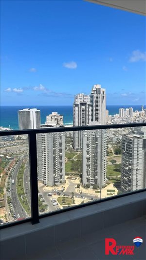 דירה להשכרה 3 חדרים בבת ים הקוממיות 14 
