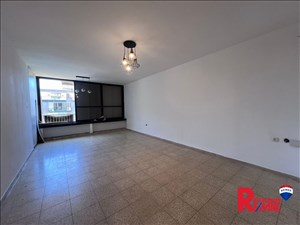 דירה להשכרה 3 חדרים בחולון קדושי קהיר 1 