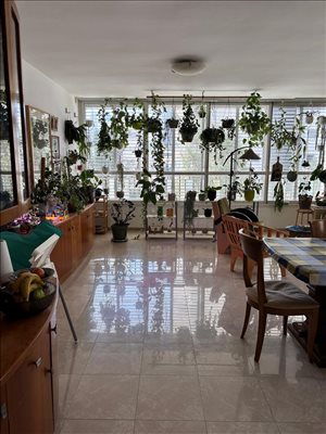 דירה להשכרה 3.5 חדרים ברמת גן מרכז שקט  חניה מקורה האשל מרכז העיר השקט 