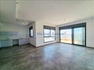 דירה להשכרה 5 חדרים בנתניה שדרות בן אב''י מרכז 