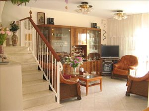 דופלקס למכירה 5.5 חדרים באריאל שער הגיא 