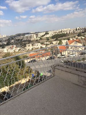 קוטג למכירה 4.5 חדרים בירושלים התאנה 32 