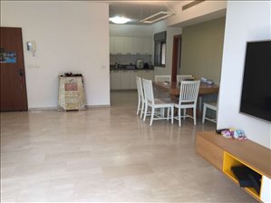 דירה למכירה 4 חדרים בהרצליה שמואל הנגיד 