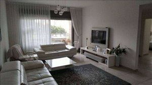 דירה למכירה 4 חדרים ברחובות אהרון אייזנברג 