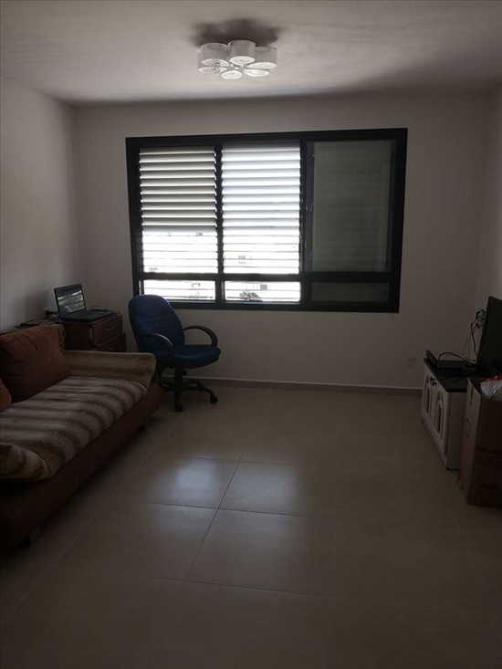 דירה למכירה 3.5 חדרים בבת ים דוד רזיאל רמת הנשיא 