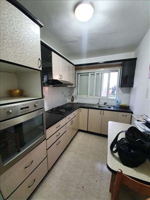 דירה למכירה 3.5 חדרים בחיפה שדרות ורבורג 