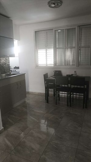 דירה למכירה 2 חדרים בחיפה שדרות דגניה 