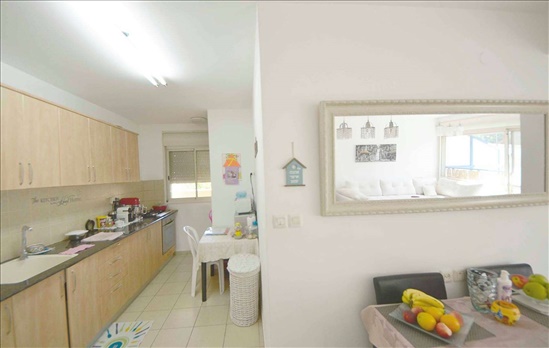 דירה למכירה 3 חדרים בחיפה צופית 
