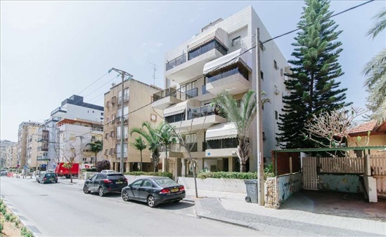 דירת גג למכירה 5.5 חדרים בראשון לציון הגדוד העברי 