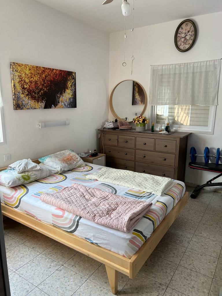 תמונה 5 ,דירה 4 חדרים למכירה ברחובות הרב זכריה מדאר שעריים
