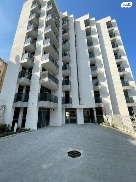דירה למכירה 1.5 חדרים בחיפה רבי שלום שרעבי נווה פז 