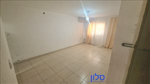 דירה למכירה 4 חדרים בשדרות יגאל אלון 