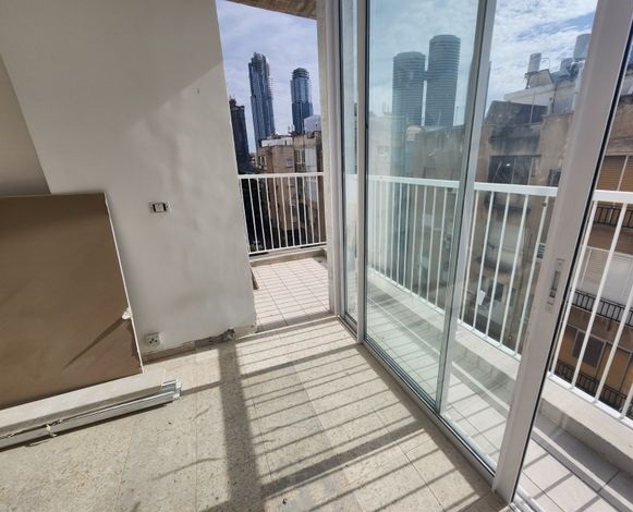 תמונה 2 ,דירה 4 חדרים למכירה בתל אביב יפו סימטת בארי צפון החדש