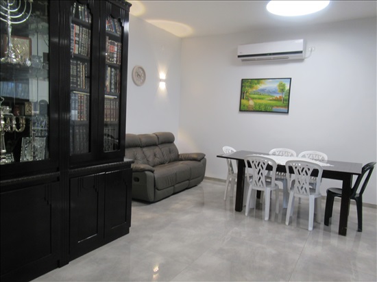 תמונה 1 ,דירה 4.5 חדרים למכירה בחיפה הרצל הדר