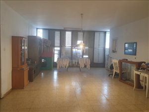 דירה למכירה 4 חדרים בכפר סבא וייצמן מרכז 
