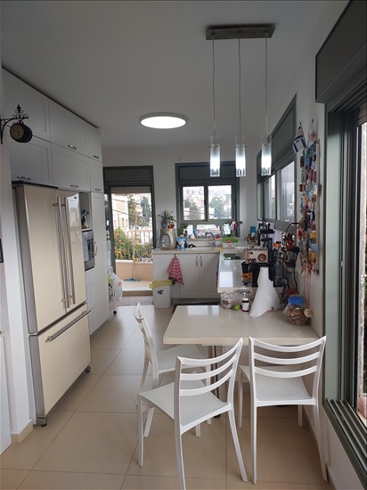 תמונה 3 ,דירה 5 חדרים למכירה בחיפה בית לחם 22 כרמל צרפתי