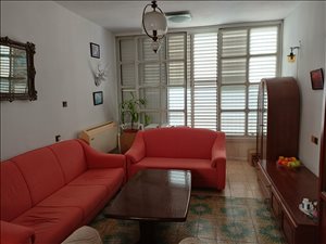 דירה למכירה 3 חדרים בבת ים הרצל פינת בלפור 