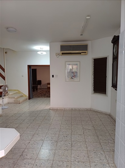 תמונה 3 ,וילה 8 חדרים למכירה ברחובות הרב זכריה מדאר שרונה