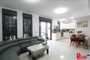 דירת גן למכירה 8 חדרים בתל אביב יפו אלנקווה 40  כפר שלם 