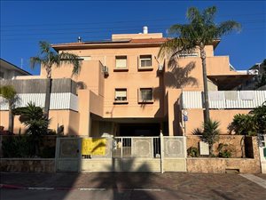 קוטג למכירה 7 חדרים בנתניה עמק חפר 17 