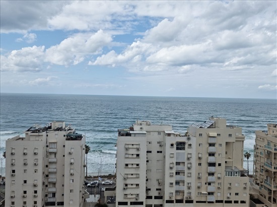 תמונה 1 ,דירה 4 חדרים למכירה בבת ים, נויקלן, חוף הים