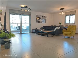 דירה למכירה 5 חדרים בטירת כרמל היסעור החותרים 