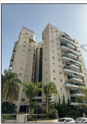 דירה למכירה 5.5 חדרים בבת ים הרב מיימון קרית באבוב 