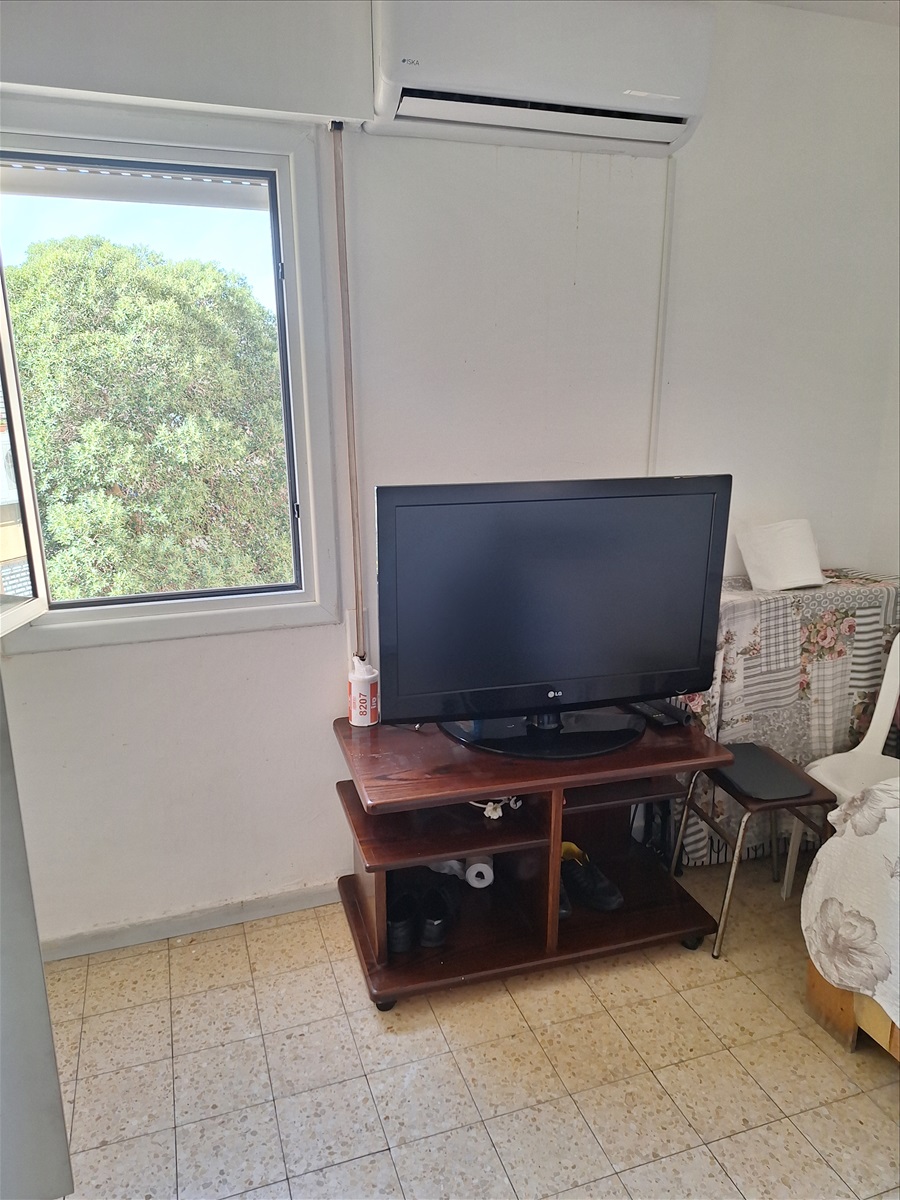 סלון מרוהט חלקית