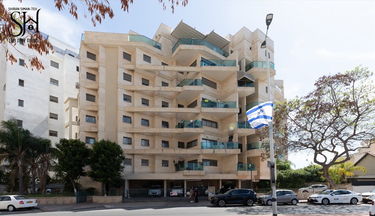 תמונה 1, דירה 4.5 חדרים למכירה בחולון, מנחם בגין, קרית רבין